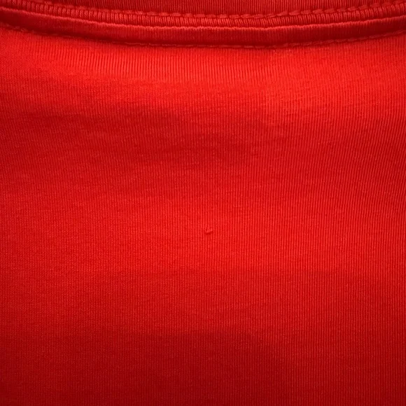 Burberry Red Short Sleeve V-Neck Tee with Black Emblem - Picture 5 of 6